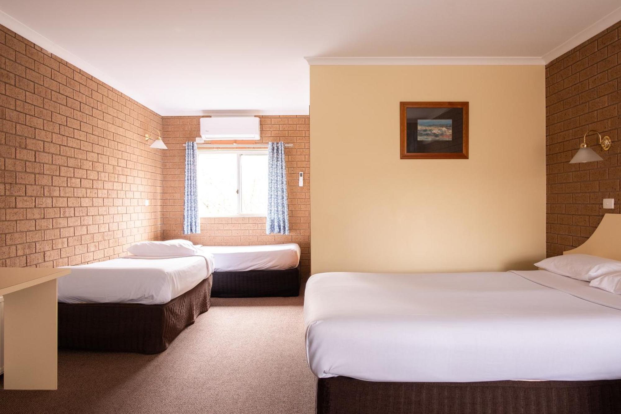 Hepburn Springs Motor Inn Экстерьер фото