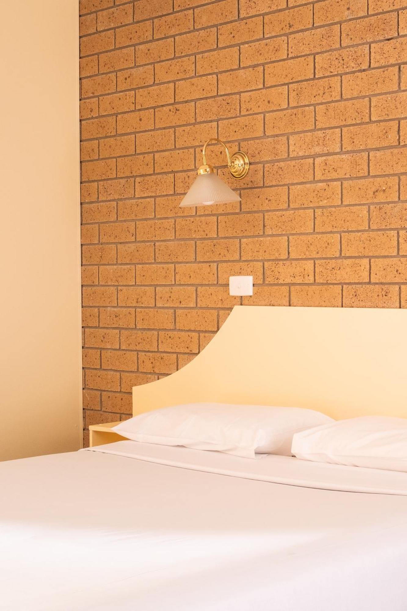 Hepburn Springs Motor Inn Экстерьер фото