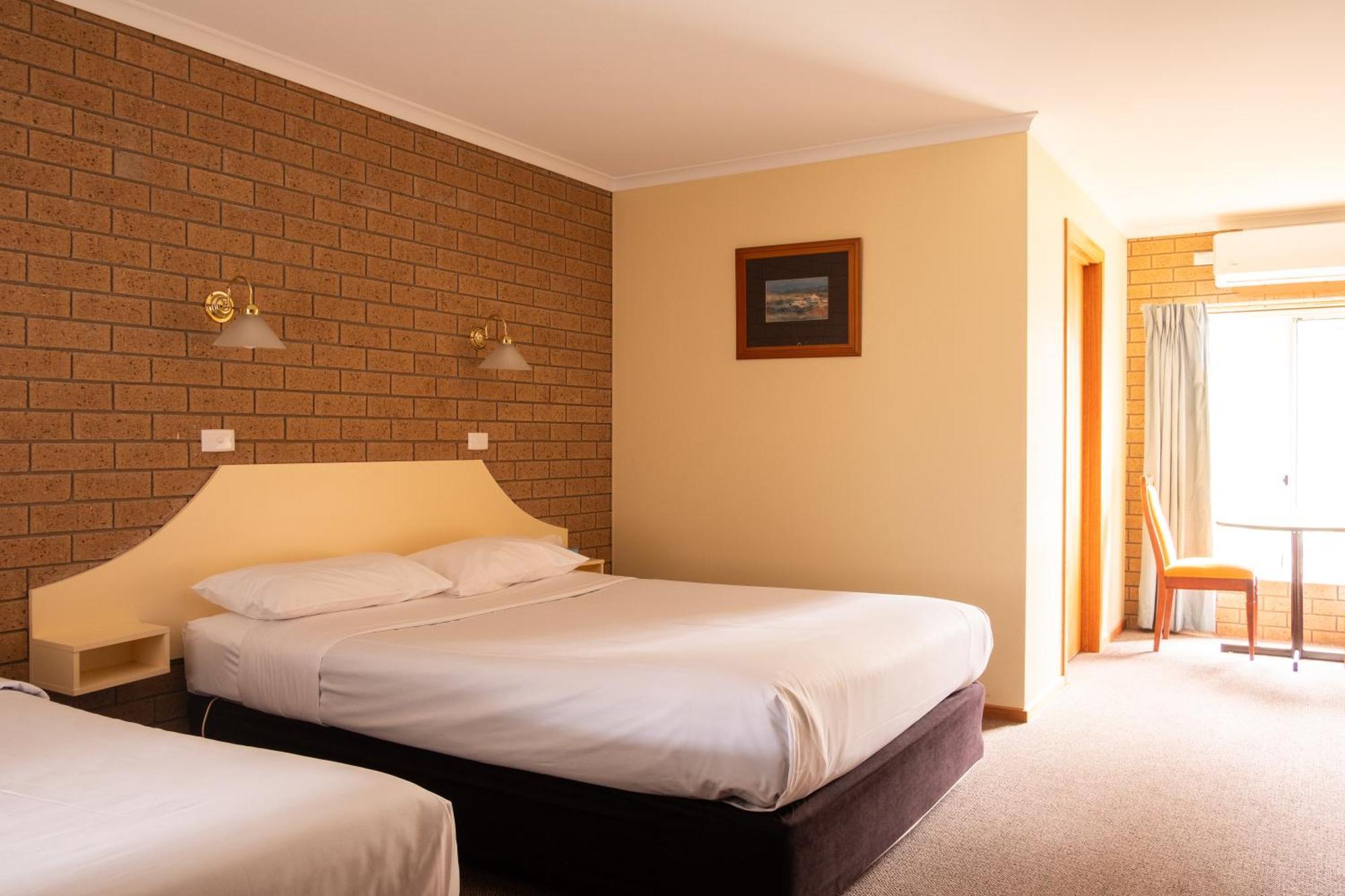 Hepburn Springs Motor Inn Экстерьер фото