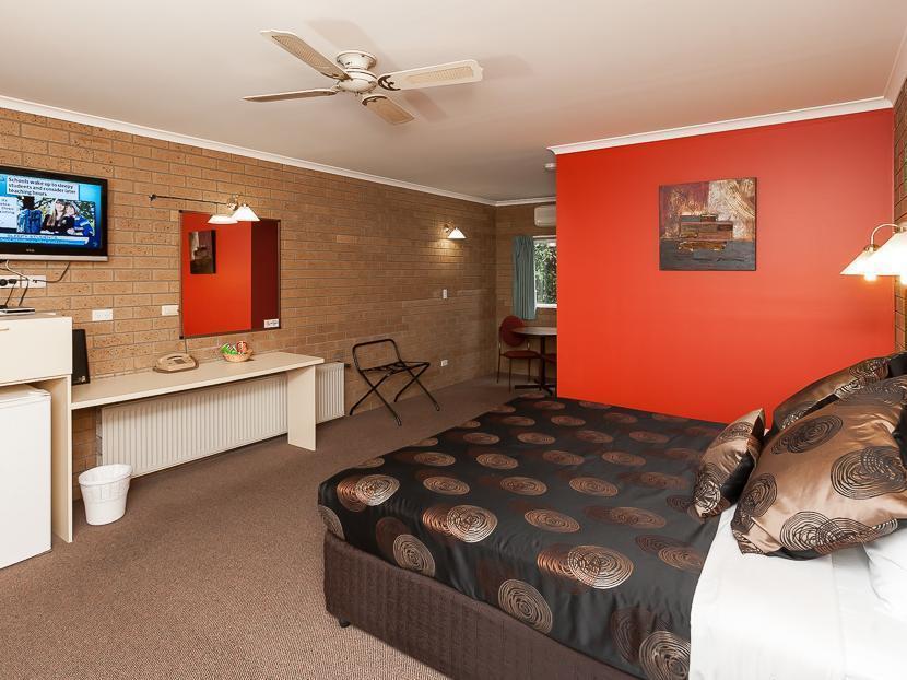 Hepburn Springs Motor Inn Экстерьер фото